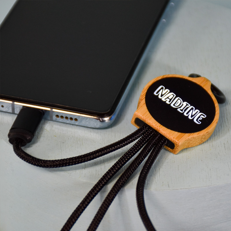 Ladekabel mit leuchtender Gravur „FlexCharge“