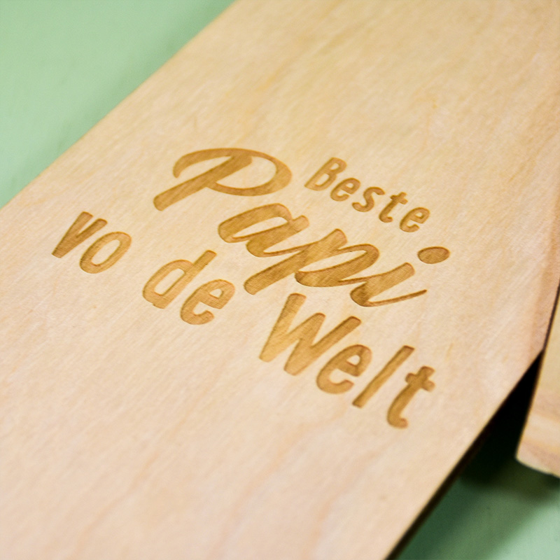 Raclette Schaufel und Stellplatz 2er Set mit Gravur "RacletteSpot" – Bild 2